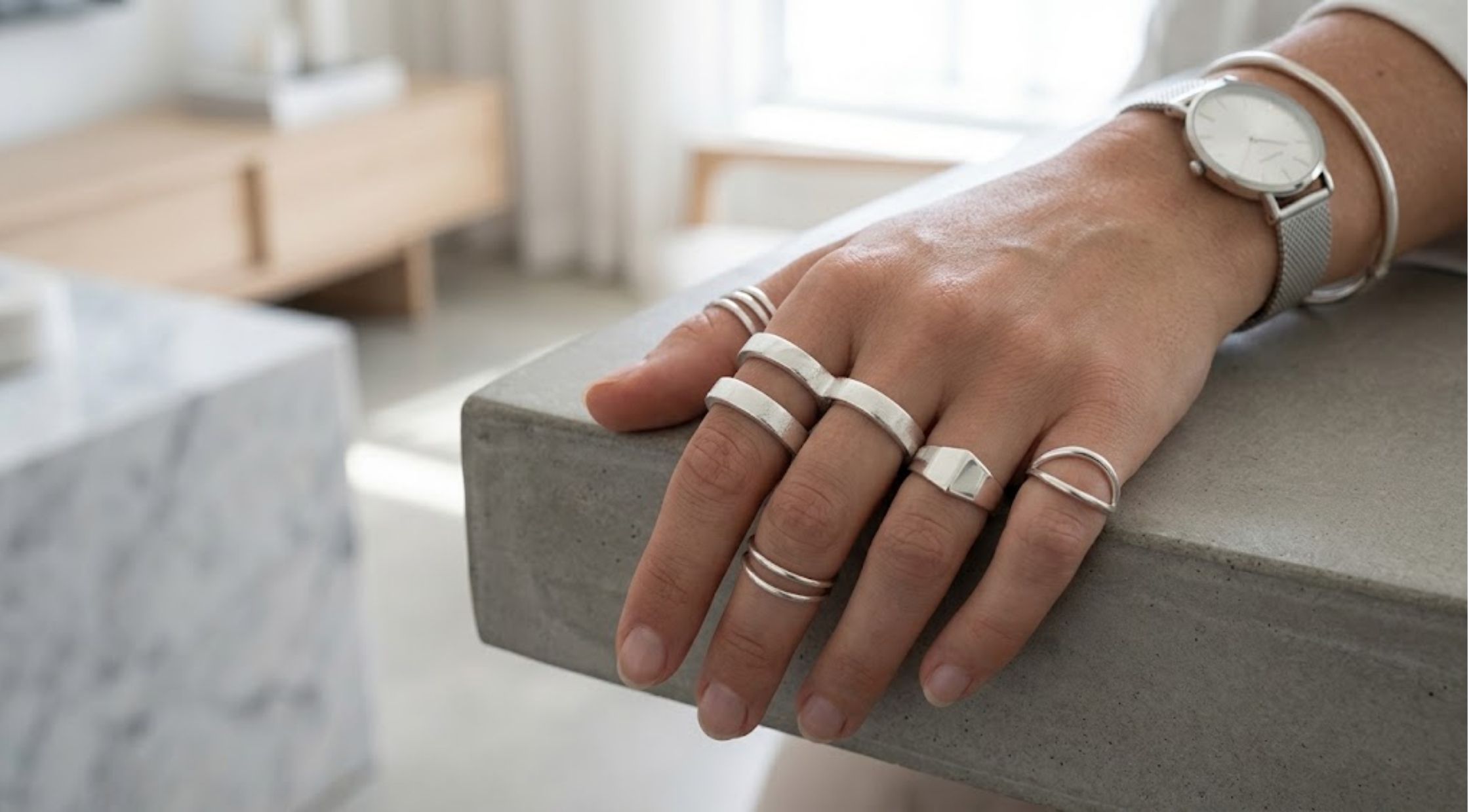 How to Choose and Style Silver Rings for a Modern Look